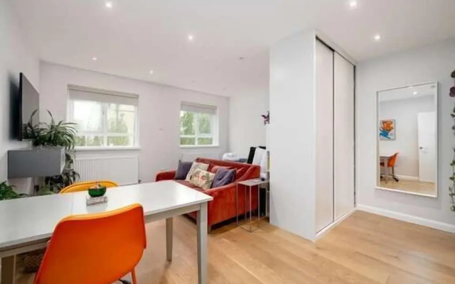 Stylish Brixton Hill Studio With Modern Charm