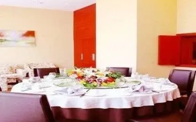 Iris Orchard All Suites Hotel (Tangshan Convention Center)