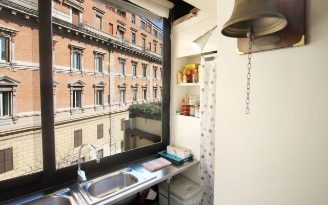 Charming Bright Penthouse in Trastevere