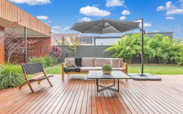 Villa Simone - Tranquil Hideaway in the Heart of Echuca