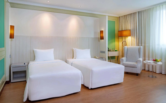 Windsor Plaza Hotel