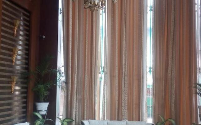 Hotel Opulence