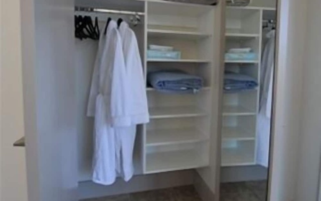 The Waters – Guest Rooms – Tasman