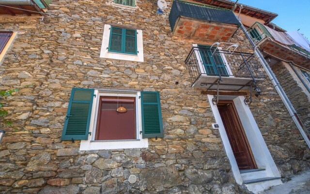 Beautiful Apartment in Borghetto D'arroscia With 1 Bedrooms and Wifi