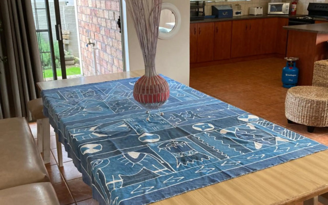 Pole Pole holiday home