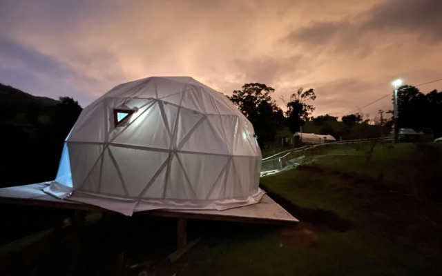 Poas Volcano Observatory Lodge & Glamping