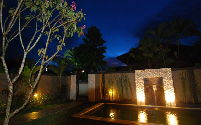 Bali Rich Seminyak Villas