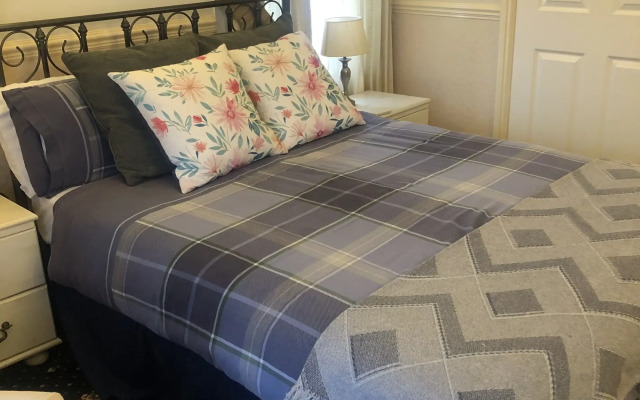Crown Lodge Guest Accommodation