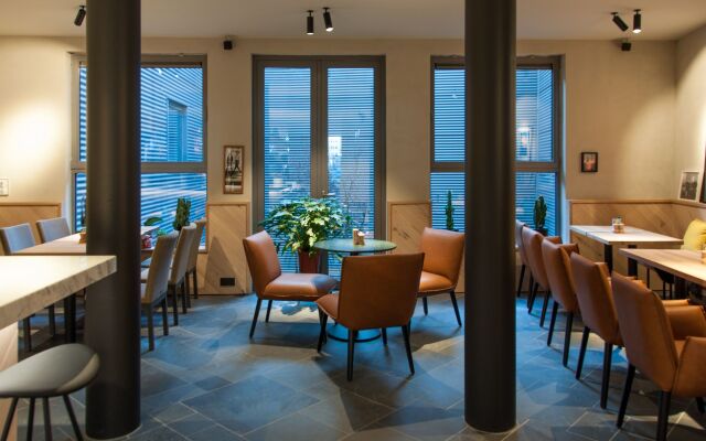 Отель Indigo Antwerp - City Centre, an IHG Hotel