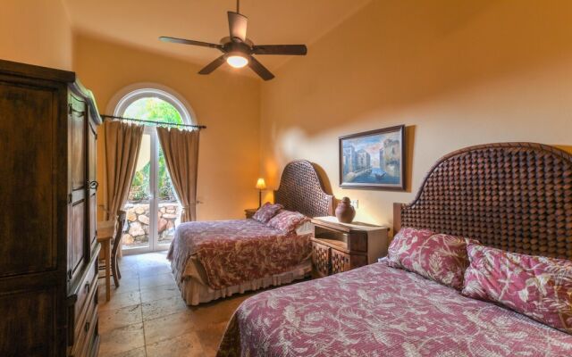 Ocean View 4BR Villa Steps From Cabo: Villa Haydee