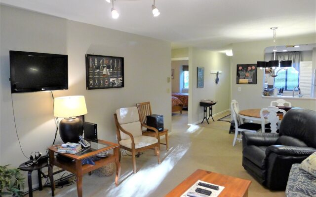 87 Chilton - 2 Bedroom Condo