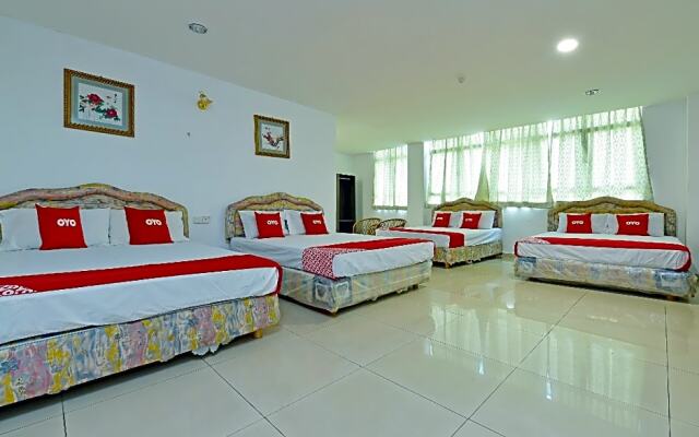 OYO 90494 Sam Huat Hotel
