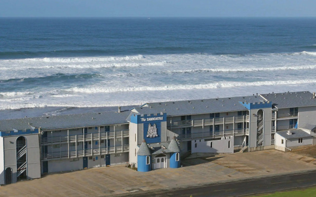 Sandcastle Beachfront Motel