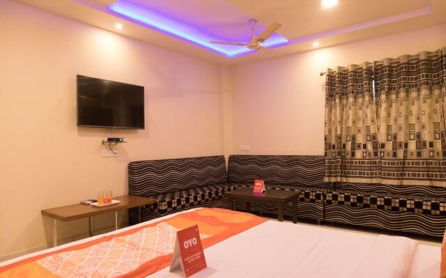 OYO 10365 Hotel RR