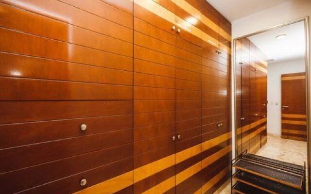 Mujeres Bailando by NAS