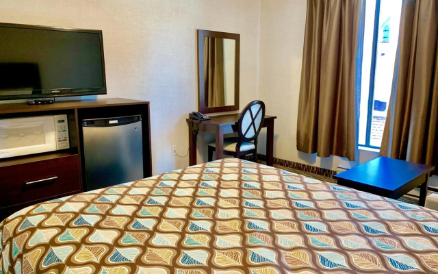 Deluxe Inn