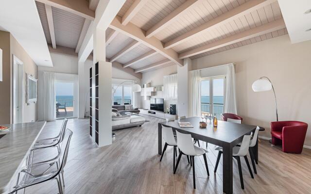 Residenza Miralago With Pool - Penthouse With Lake View