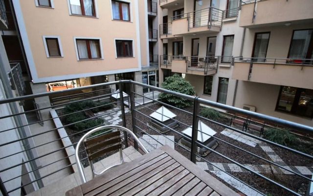 Broadway Apartments