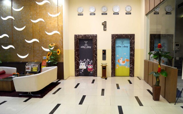 World Hotel