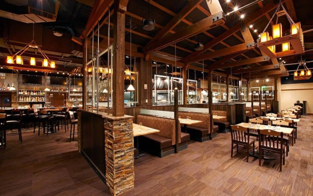 Crystal Peak Lodge