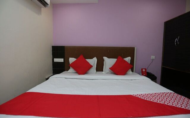 OYO 27016 Hotel Sai Siddhi