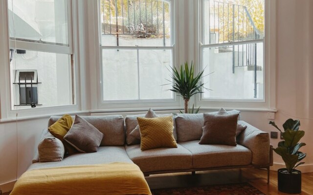 Stunning Victorian Mansion Apartment