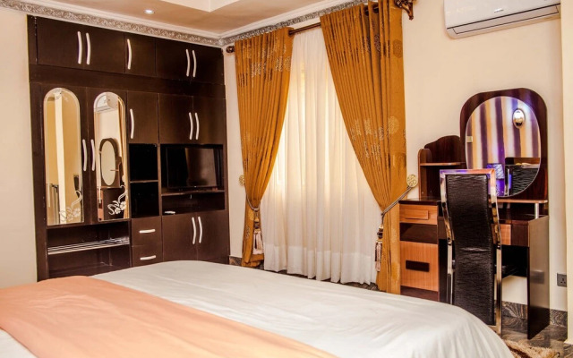 Tobby Royal Suites