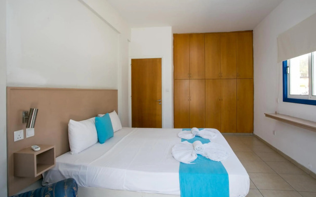 Sea Cleo Napa Hotel & Annex