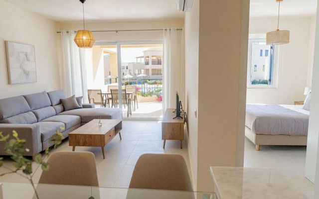 Phaedrus Living: Seaside Thalassa Cretan 102