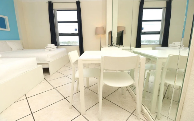 682 Hollywood Beach City View