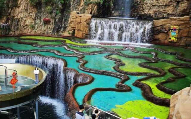 Xiangbo Bowen Travel has a mining homestay at home