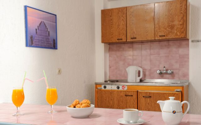 Cleopatra Apartments