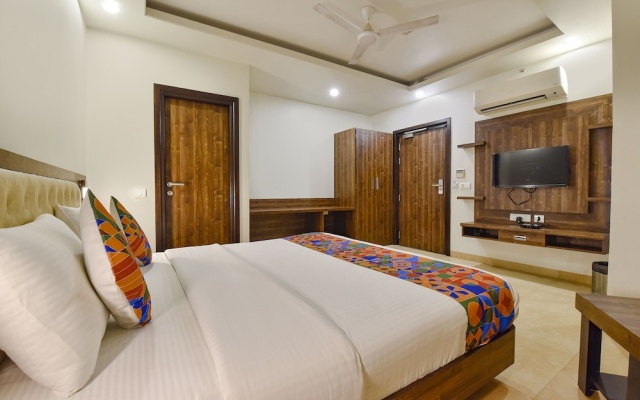 Fabhotel The Palm