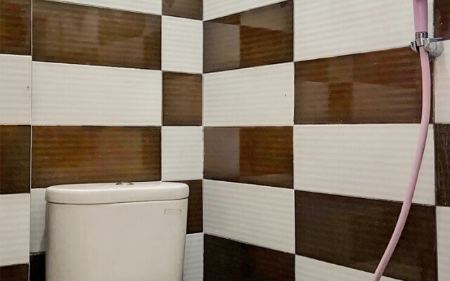 OYO 92065 Kos Flobamor