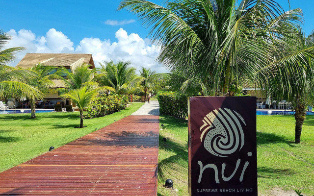 Nui Supreme Beach Living Muro Alto por Brevelar