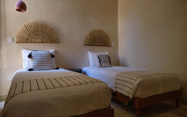 Tuluna Pb A-25 By Lockey