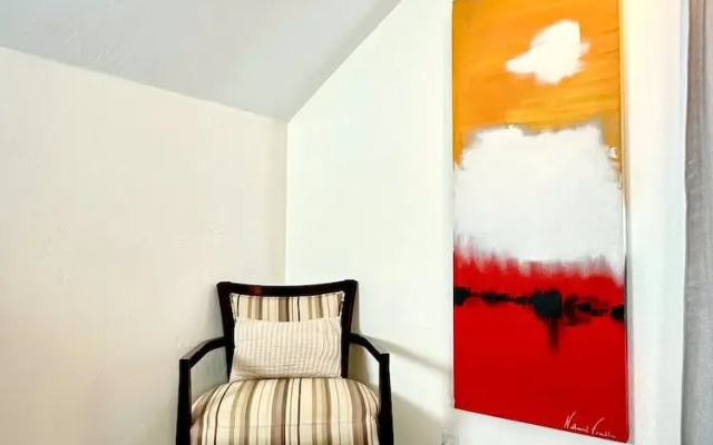 Amazing Historic 1800s Carriage House