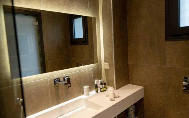Mirror Hotel