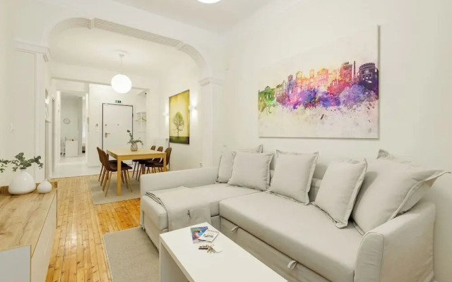 Trentatre, Nilie Hospitality MGMT