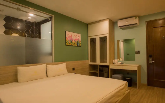 Golden Hotel 2