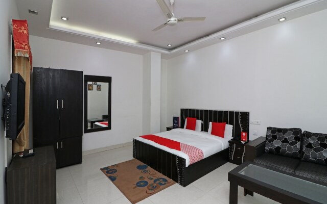 OYO 12340 The Royal Park Plaza