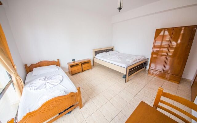 Blue Saranda Hotel
