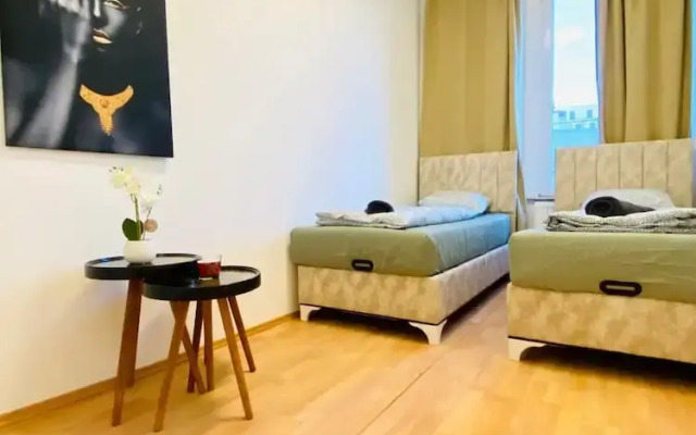 Rooms in Cozy 4BR Shared Apt Central