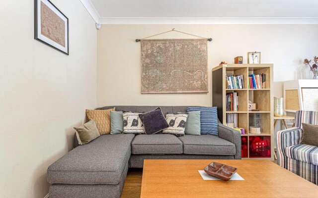 Beautiful 3 Bed House W Patio 10 Mins to Excel
