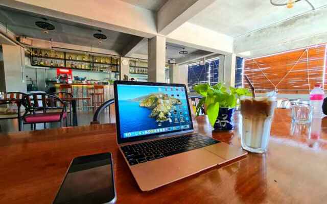 Pooltop Guesthouse