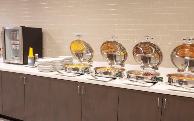 Holiday Inn Knoxville N - Merchant Drive by IHG