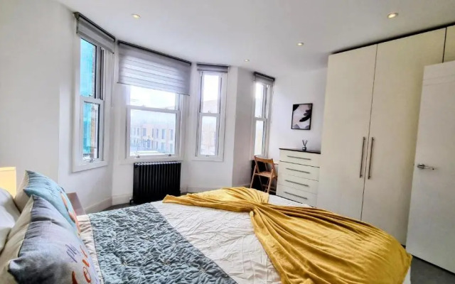 Surbiton Luxury Garden House 19