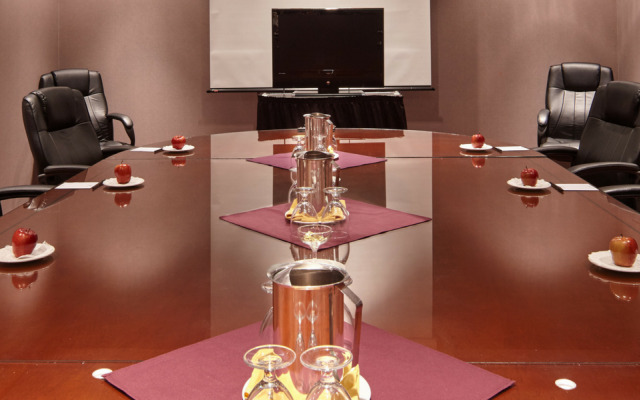 Executive Plaza Hotel Metro Vancouver