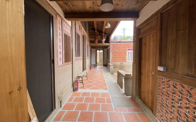 Sunshine music Traditional guest house
