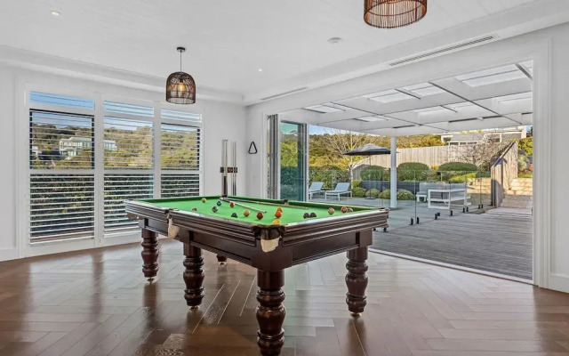 Hamptons Elegance Views Pool Spa